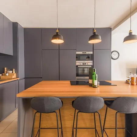 Helen's Balluta Retreat - By Solea Homes * 斯利马