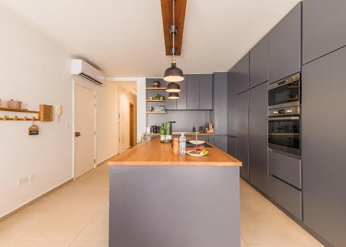 Daire Helen's Balluta Retreat - By Solea Homes *